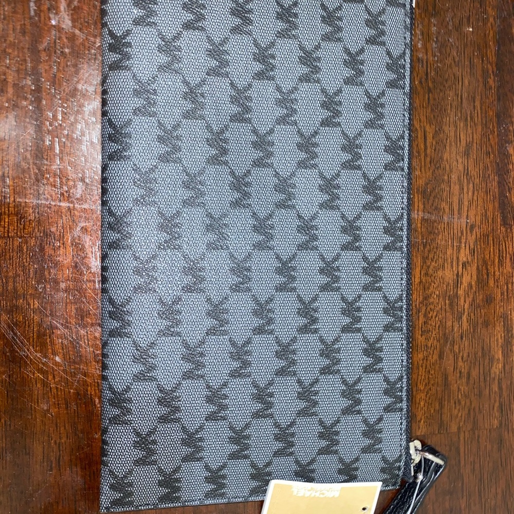 Michael Kors Jet Set Clutch  Wristlet